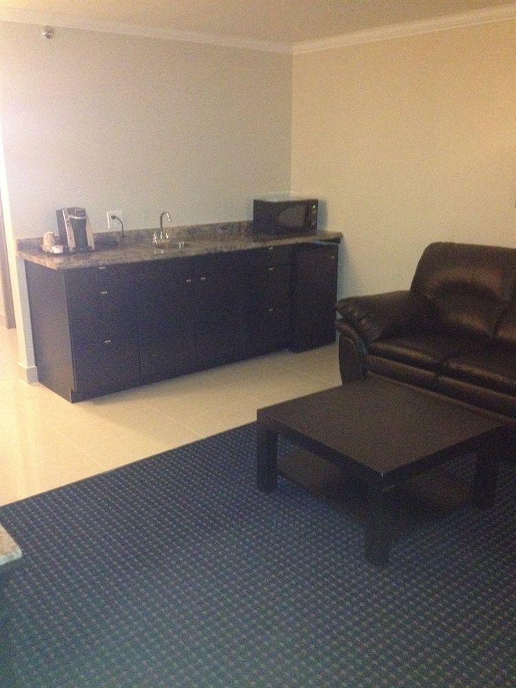Montecassino Hotel & Event Centre Торонто Экстерьер фото