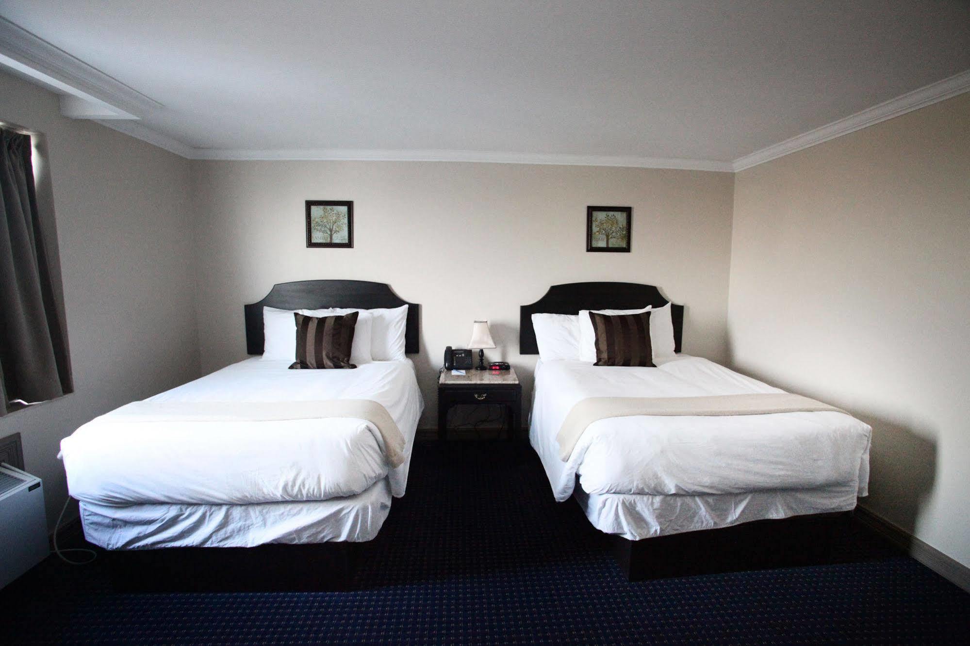 Montecassino Hotel & Event Centre Торонто Экстерьер фото